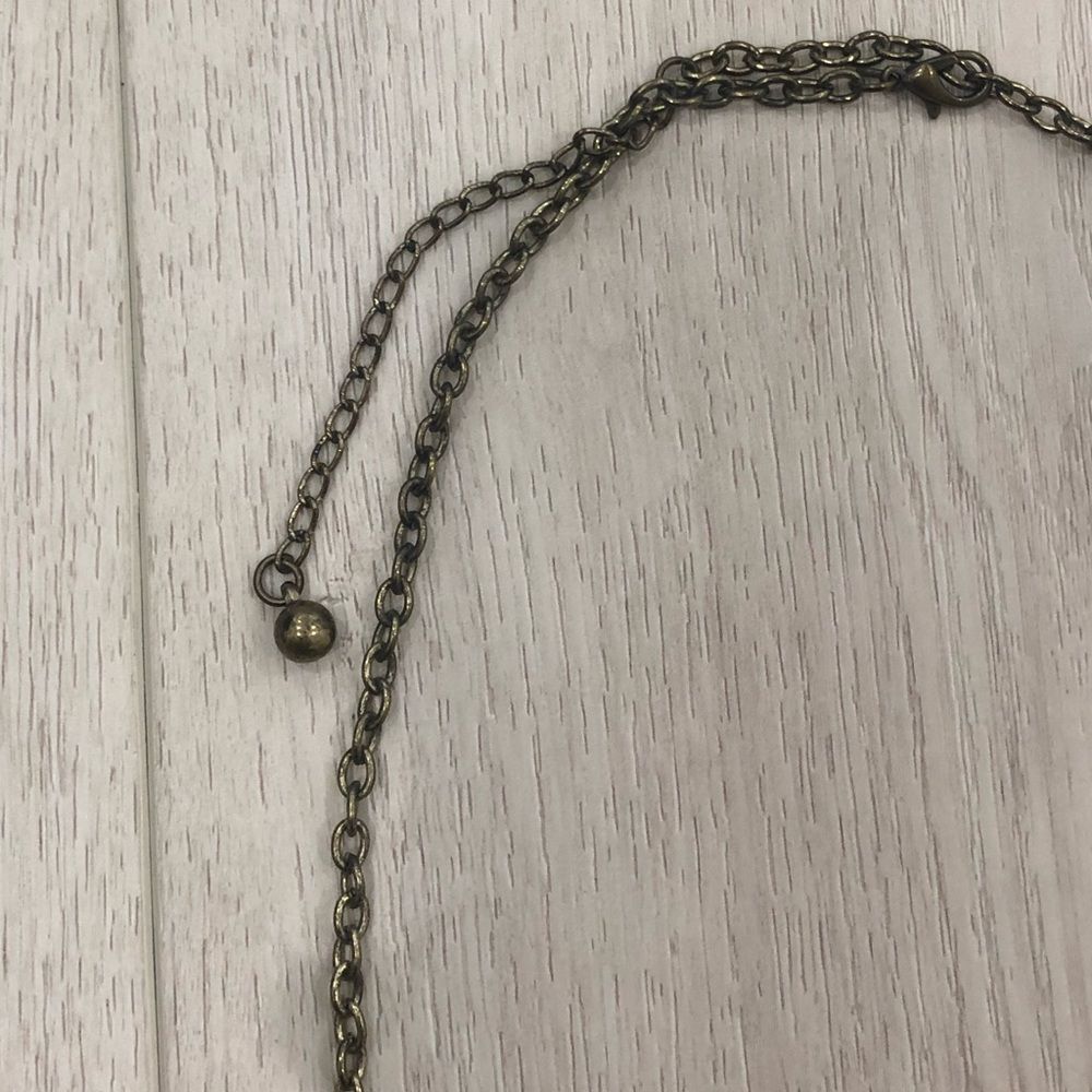 Flower gunmetal stone statement necklace - Picture 5 of 15
